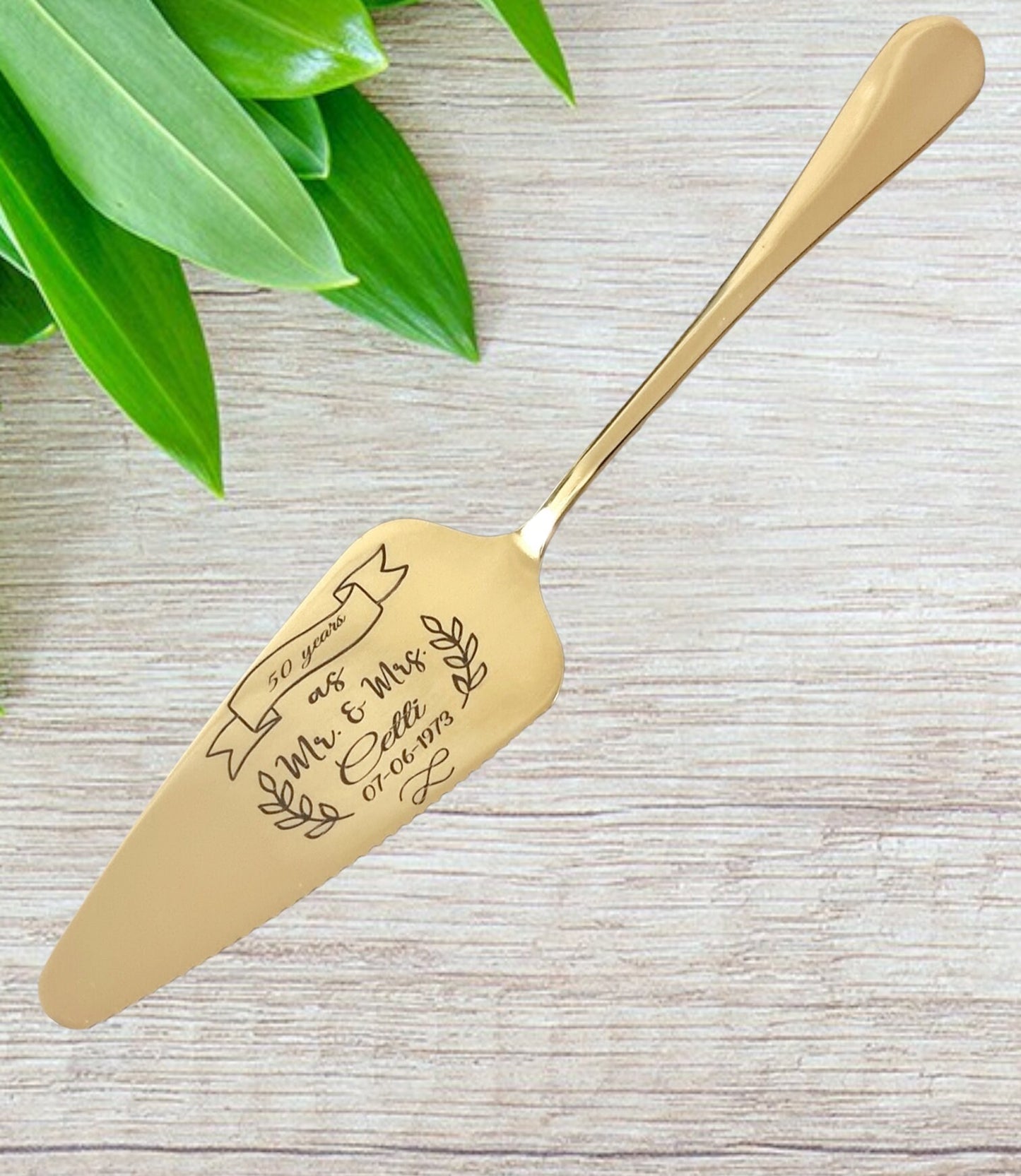 Personalised Custom Wedding Birthday Anniversary Parties Cake Server~Permanent Engraving Custome Design Cake Server  Gifts For All occasion.
